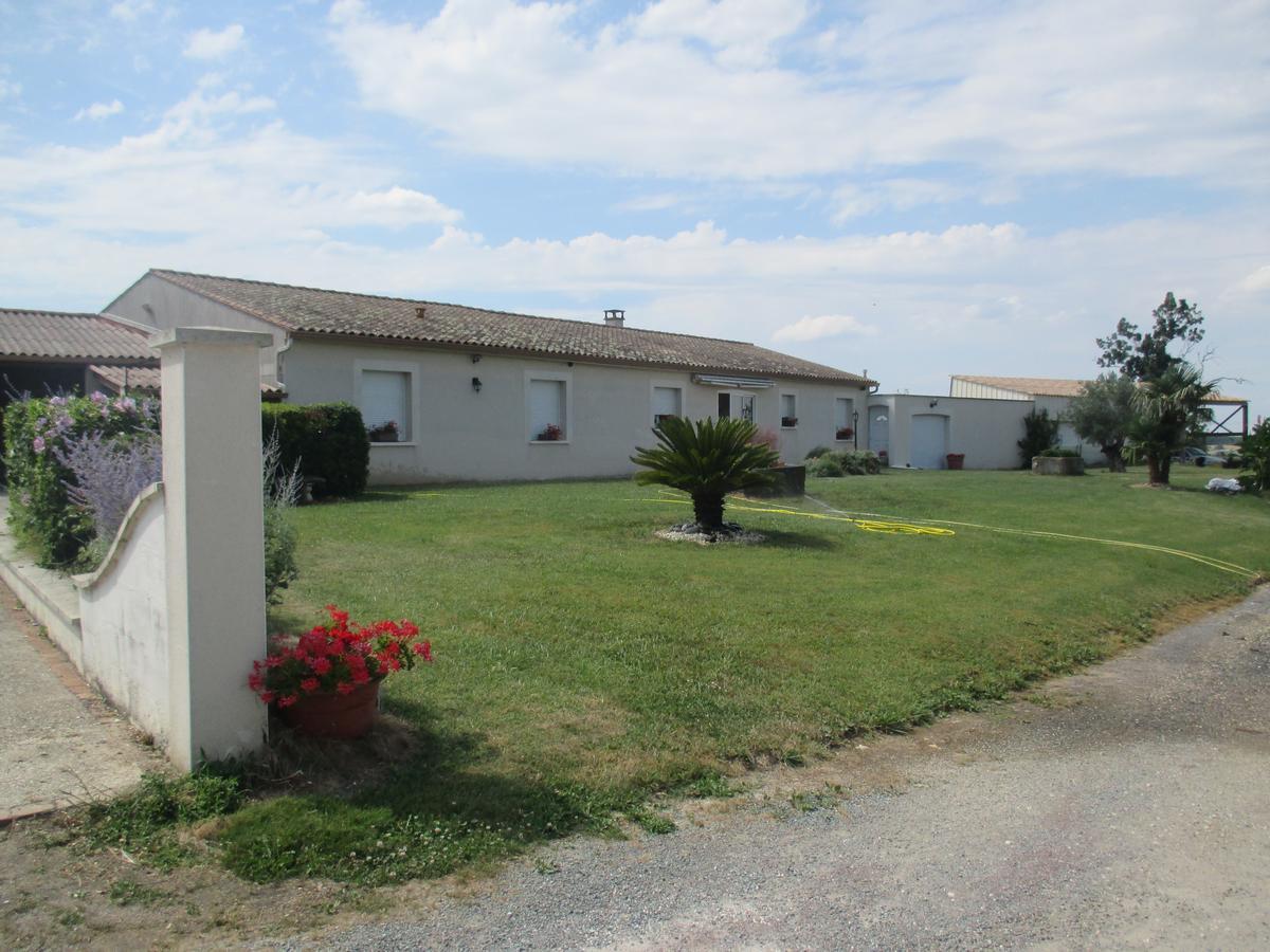 Chambre D'Hotes Les Ormeaux Saint-Georges-des-Coteaux Exterior photo